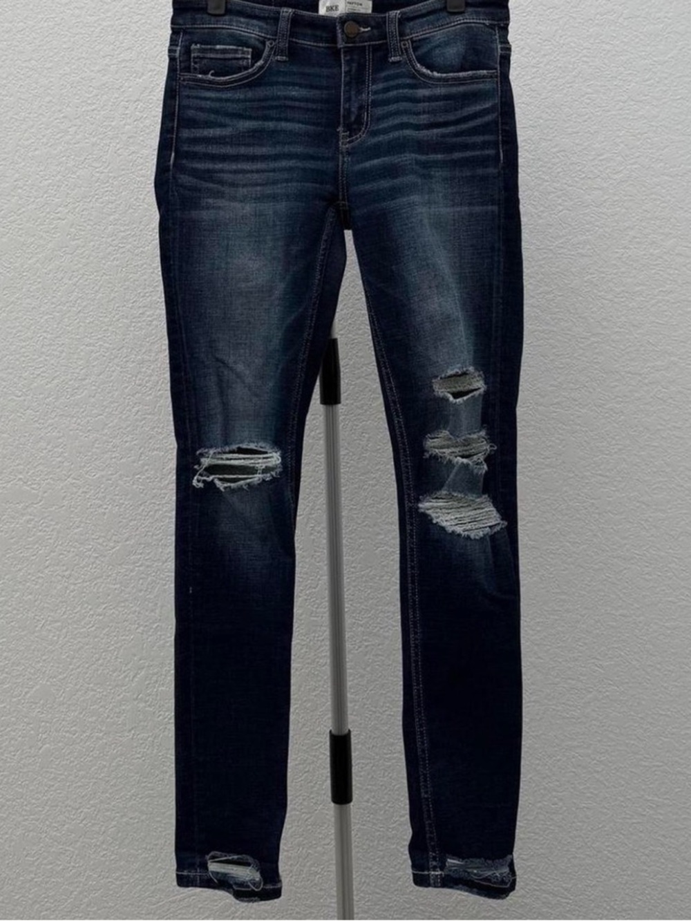 BKE Women’s Skinny Jeans - Dark Blue Distressed